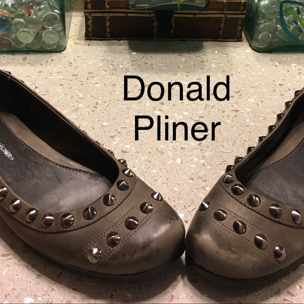 Donald Pliner Femmi Leather Stud Flats 9